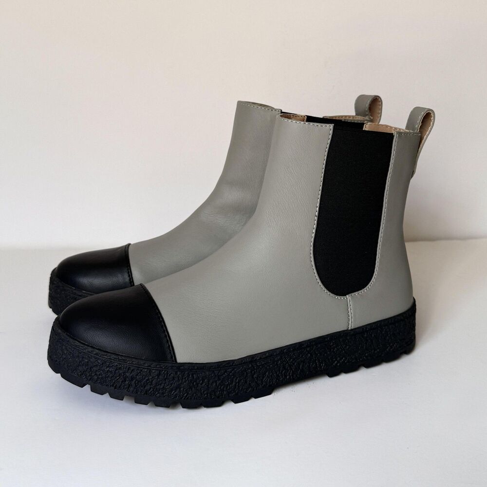 Chelsea Ankle Boots Womens Size 9 Gray Black Cap Toe Platform Lug Sole Jenie